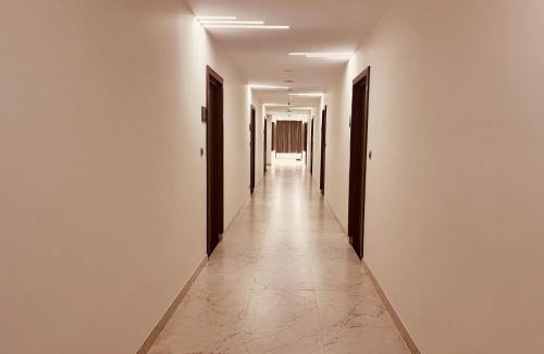 Udumalaipettai Hotel | Discover Nandha Grande: 4-Star Stay with Accessibility