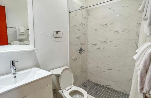 Puerta de Tierra Apartment | Discover Nando's Place: Pet-Friendly & Rated 8.9/10