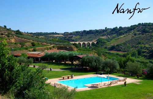 Caltagirone House | Guest Rated 10/10: Antica Tenuta del Nanfro with Pool
