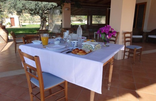 Caltagirone House | Guest Rated 10/10: Antica Tenuta del Nanfro with Pool
