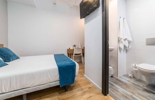 Poblats Maritims House | Top-Rated Nanit Hostel Valencia with Spa & Family Amenities