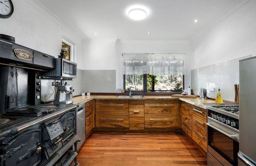 Carlotta House | Experience Nannup Bush Retreat: Nature & Premium Amenities