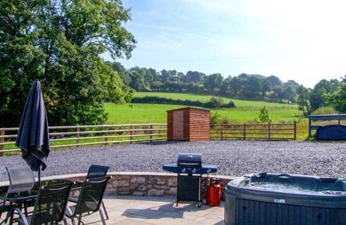 Graigfechan House | Discover Nant yr Hendre: A Family-Friendly 4-Star Escape