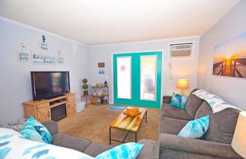 Caine Woods House | Family-Friendly Nanticoke Square 207B Townhouse with Pool
