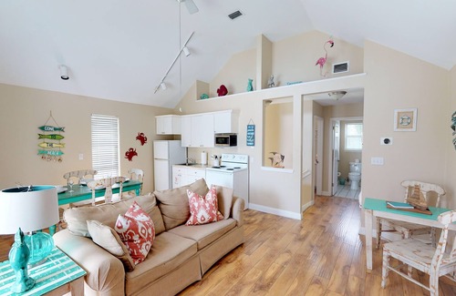 Crystal Beach Cottage | Cozy Nantucket Cottage 11-A with Oceanfront Views