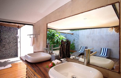 Nanuya Lailai Island Hotel | Discover Nanuya Island Resort: Spa, Dining & Family Fun