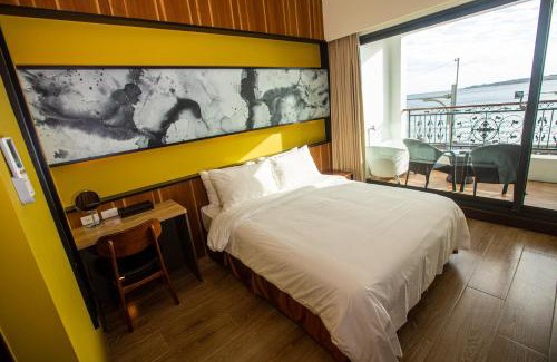 South Beach Hotel | Seaside Escape at Nanwan Station - Oceanfront Family Retreat