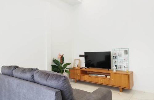 Sibu House | Cozy Nanyang Homestay for 10 with Free Wifi & Washer