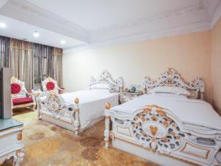 Tianhe Hotel | Discover Nanyang King's Gate Hotel: Family-Friendly Retreat