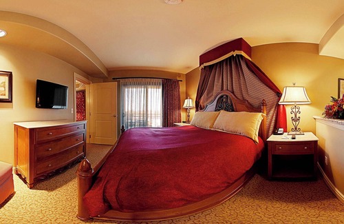 Napa Resort | Relaxing Studio Unit in Napa with Pool & Golf Access