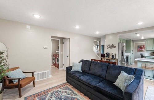 American Canyon House | Relaxing Napa Valley Retreat with Hot Tub & Pool for 12