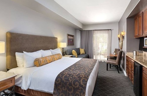 Napa Resort | Exceptional Napa Valley Resort Studio with Spa & Pool Access