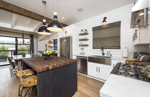 St. Helena House | Top-Rated St Helena Designer Home with Private Spa & Pool