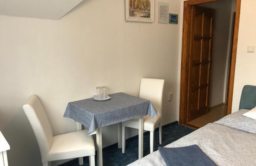 Gyoparosfuerdo Apartment | Napfény Apartman: Guest Rated 10/10, Ideal for Families