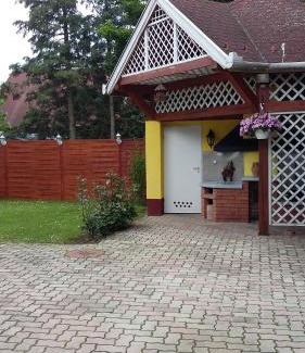 Zsorifurdo House | Cozy Napfürdő Vendégház: Child-Friendly with Kitchen Access