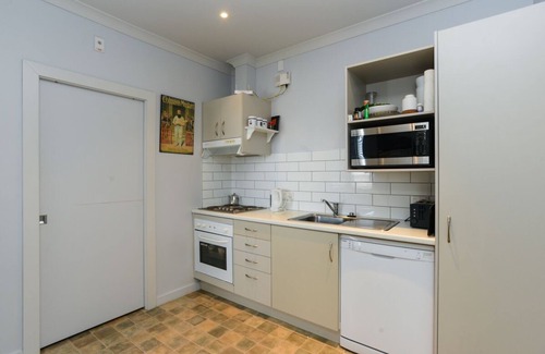 Napier Cottage | Exceptional Napier Inner City Apartment with Ocean Views