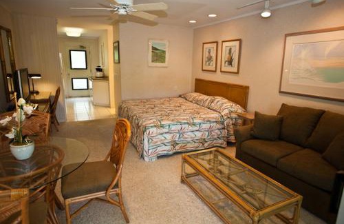 Napili Resort | Napili Surf Beach Resort: Oceanfront Paradise with Pool