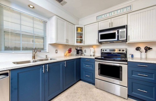 East Naples House | Beachfront 3-Bedroom House with Pool & Tiki Bar Oasis