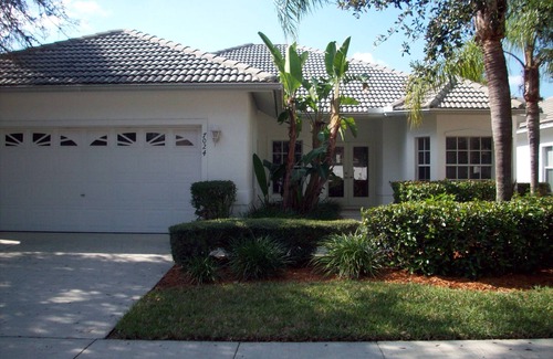 Falcons Glen House | Naples Lely Resort: Villa Home with Pool and Ocean Views