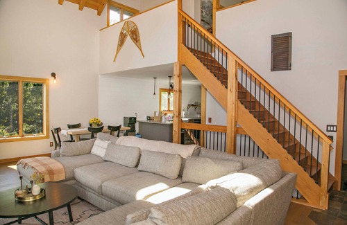 Naples Cabin | Naples Rustic Retreat-Hot tub, private, unforgettable!