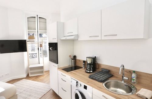 Pontivy Apartment | Cozy Napoléon Gare Studio with Kitchen & Pet-Friendly Space