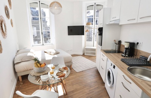 Pontivy Apartment | Cozy Napoléon Gare Studio with Kitchen & Pet-Friendly Space