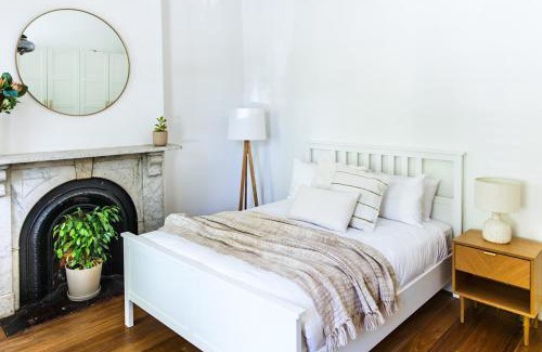 Fitzroy House | Napoleon, 2 min to Gertrude St