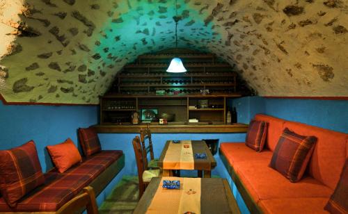 Kalarites House | Cozy Napoleon Zaglis Guesthouse with Pet-Friendly Amenities