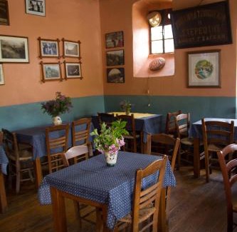 Kalarites House | Cozy Napoleon Zaglis Guesthouse with Pet-Friendly Amenities