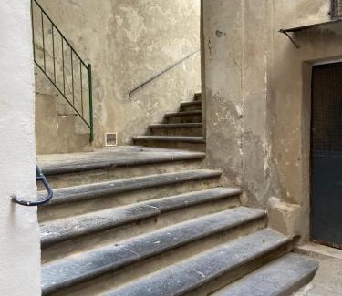 Montecalvario Apartment | Stunning Napoli Panoramica: Family-Friendly Getaway