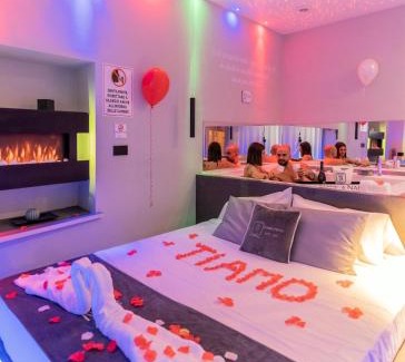 Chiaia House | Relax in Napoli: Spa Retreat & Top-Rated 4-Star Stay