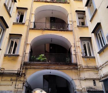 Montecalvario House | Exceptional Napoli Maison Suite - Child Friendly Stay