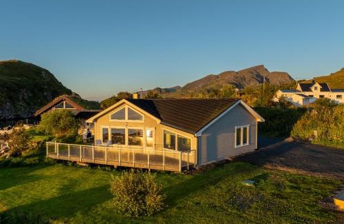 Flakstad House | Seaside Retreat: 4-Star Family-Friendly Haven