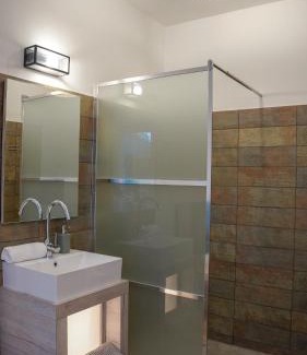 Fonyod Bed & Breakfast | Pet-Friendly Napsugár Club with Ocean View & Private Beach