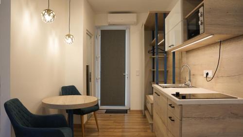 Fonyod Bed & Breakfast | Pet-Friendly Napsugár Club with Ocean View & Private Beach