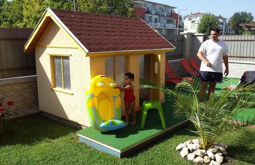 Siofok Aranypart House | Experience Napsugár Resort: Oceanfront Haven with Pool
