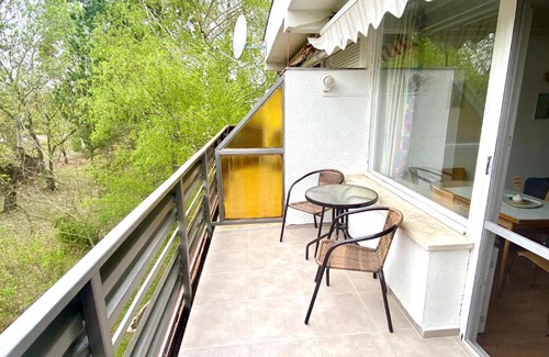 Agard Apartment | Discover Napsugár Retro Apartman with Oceanfront Views