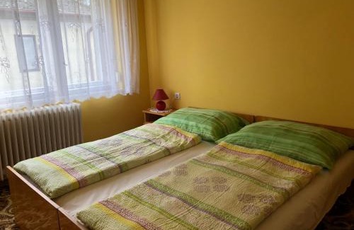 Kehidakustany House | Cozy Napsugár Vendégház with Oceanfront Amenities