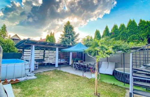 Zsorifurdo Apartment | Guest Favorite: Napsugár vendégház with Hot Tub & Pet-Friendly