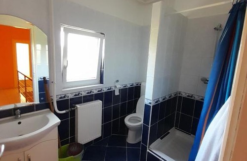 Tiszaujvaros Apartment | Comfortable Napsugár Vendégház: Family & Pet Friendly Stay