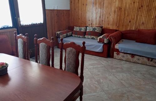 Fonyod House | Discover Napsugar Nyaraló: Pet-Friendly Family Retreat