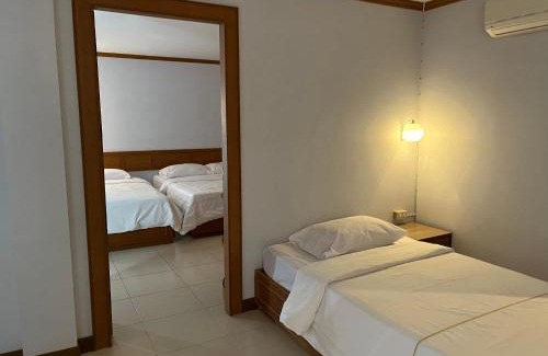 Chai Badan Hotel | Discover Naraigrand Hotel: Family-Friendly 5-Star Retreat