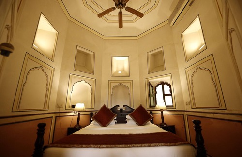 Rambagh Hotel | Experience Relaxation at Narain Niwas Palace with Pool & Spa