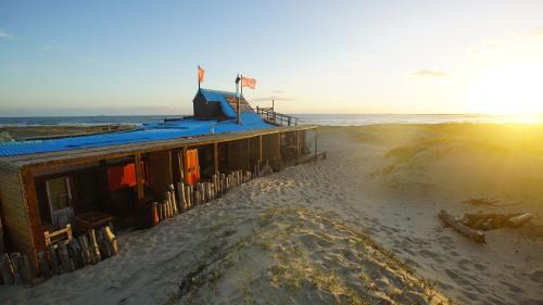 Cabo Polonio Hotel | Idyllic Narakan Cabo Polonio: Ocean Views & Breakfast Included