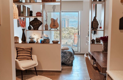 Zona 11 Apartment | Family-Friendly Narama with Spa and Breakfast Perks