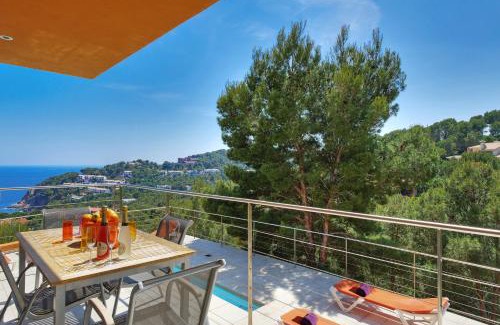 Tamariu House | Experience Naranja: Oceanfront Bliss for Family Getaways