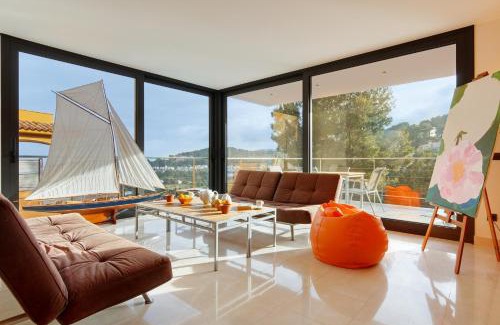 Tamariu House | Experience Naranja: Oceanfront Bliss for Family Getaways