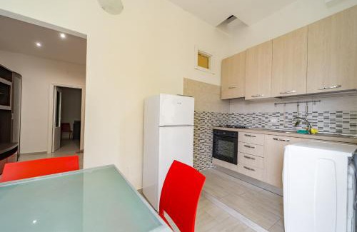 Altavilla Milicia Apartment | Relaxing Retreat at Naranji House: Child-Friendly Getaway