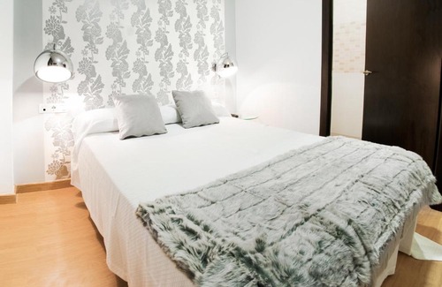 El Cerro de Andevalo House | Discover Narayana Casa Camilo: Pet-Friendly Comfort Awaits
