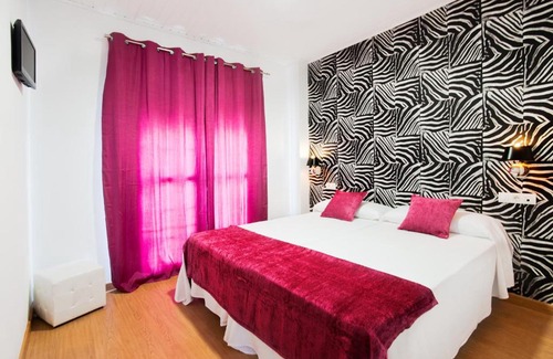 El Cerro de Andevalo House | Discover Narayana Casa Camilo: Pet-Friendly Comfort Awaits